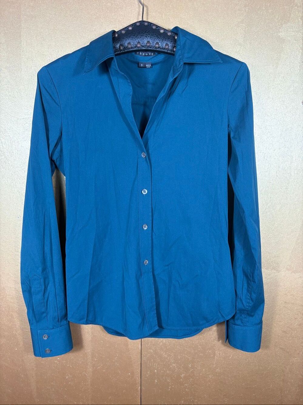 Theory woman’s button down dress shirt size S